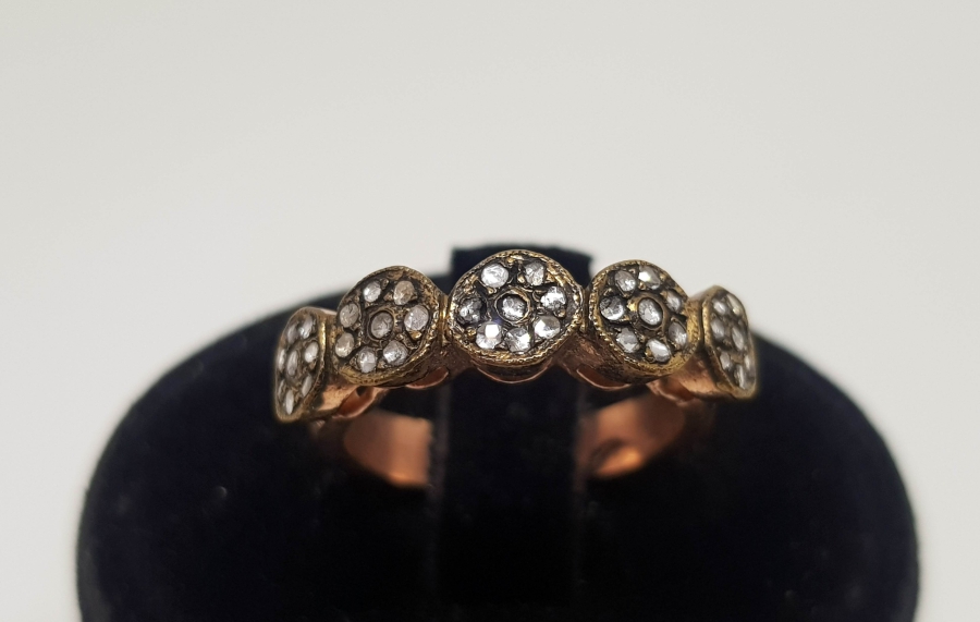 ELMAS TAŞLI BEŞLİ PAPATYA MODEL YÜZÜK