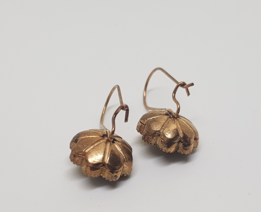 ELMAS TAŞLI PAPATYA MODEL KÜPE