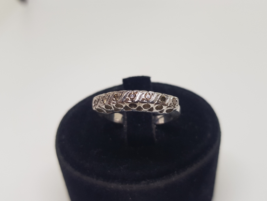 YEDİTAŞ MODEL PIRLANTA YÜZÜK