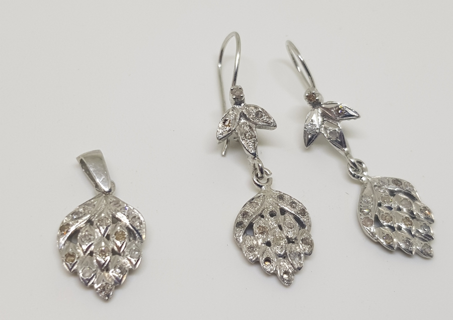 PIRLANTA TAŞLI ÜZÜM SALKIMI MODEL KOLYE KÜPE TAKIMI