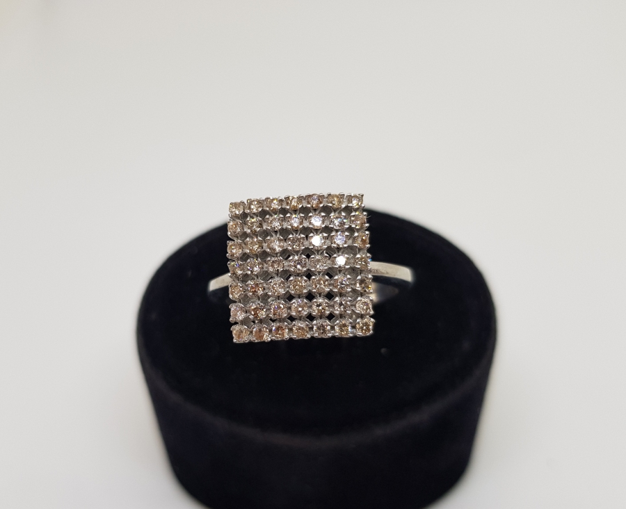 KARE MODEL PIRLANTA YÜZÜK