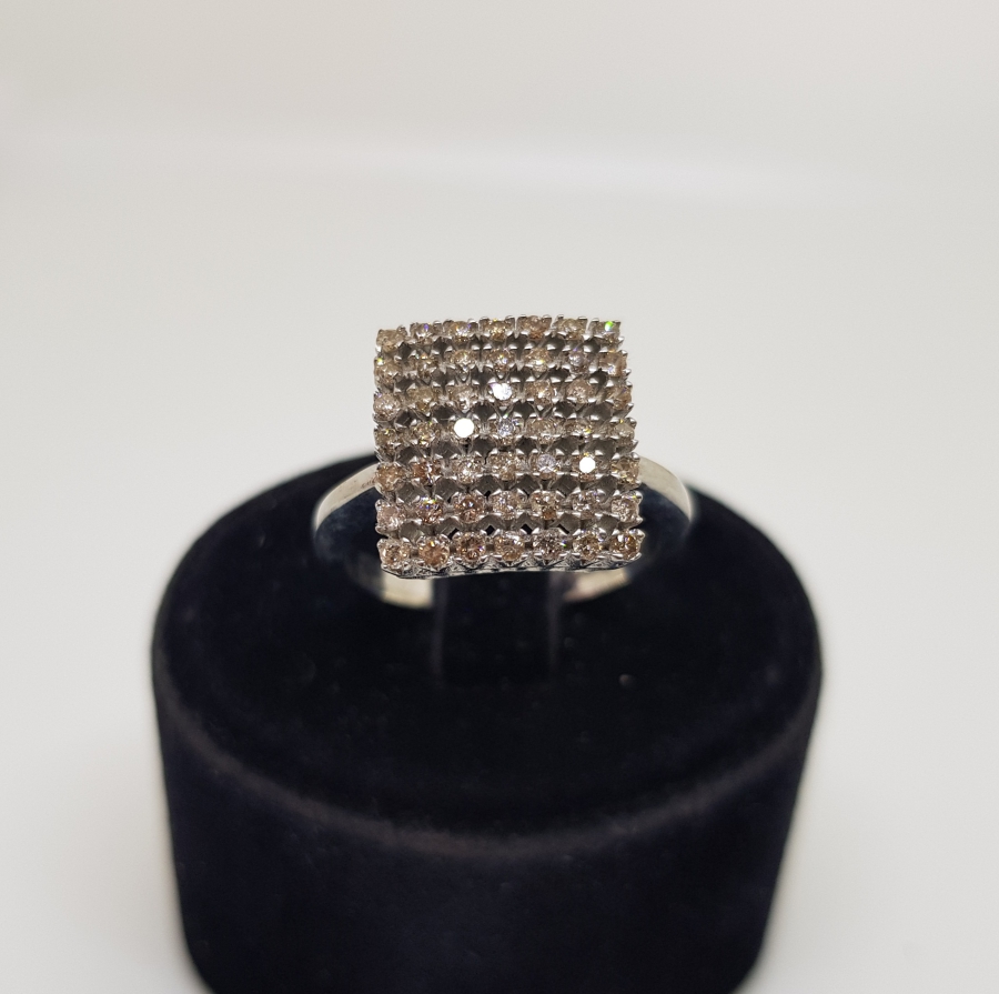 KARE MODEL PIRLANTA YÜZÜK