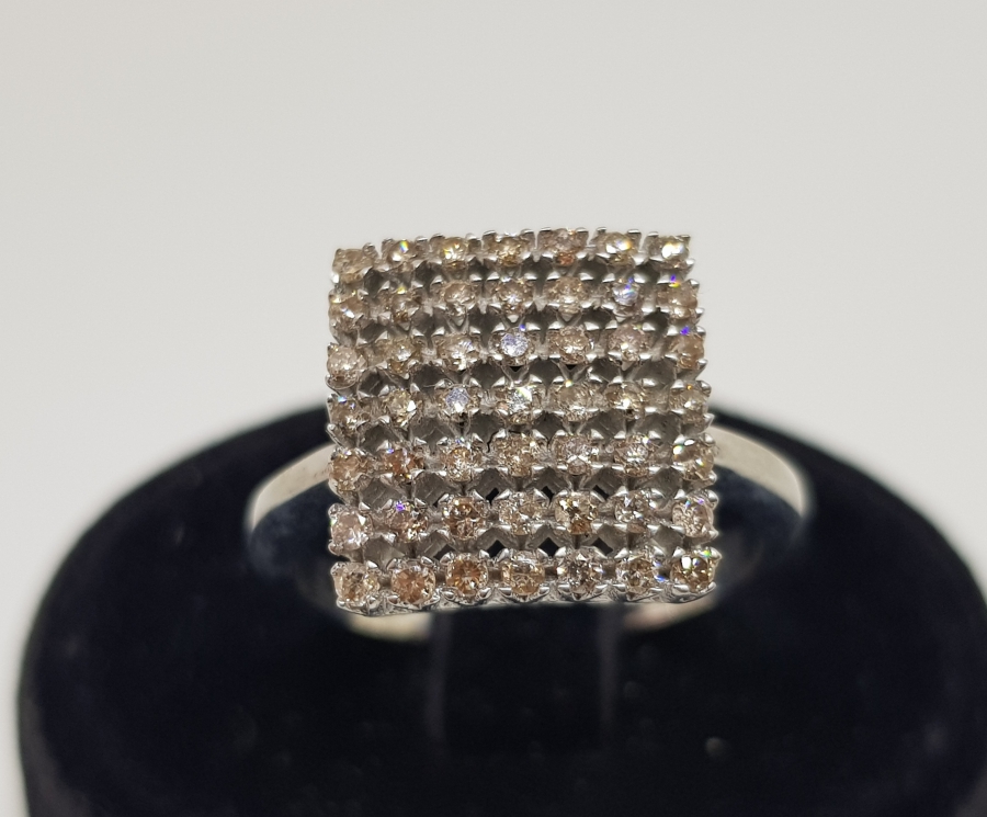 KARE MODEL PIRLANTA YÜZÜK