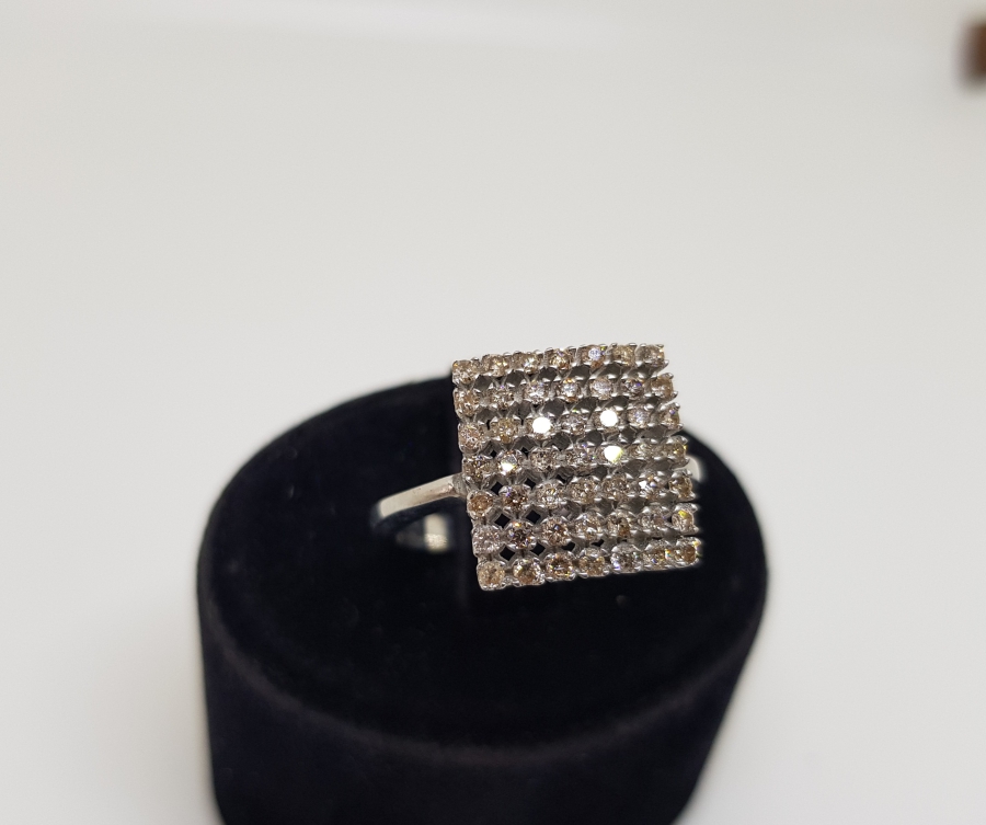 KARE MODEL PIRLANTA YÜZÜK