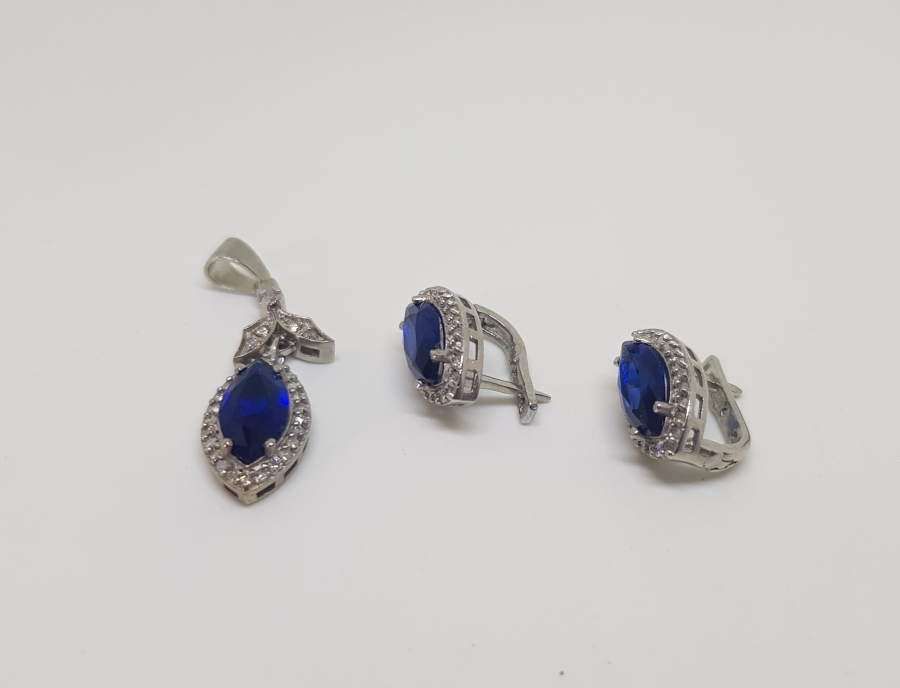 PIRLANTA VE SAFİR TAŞLI KOLYE KÜPE TAKIMI