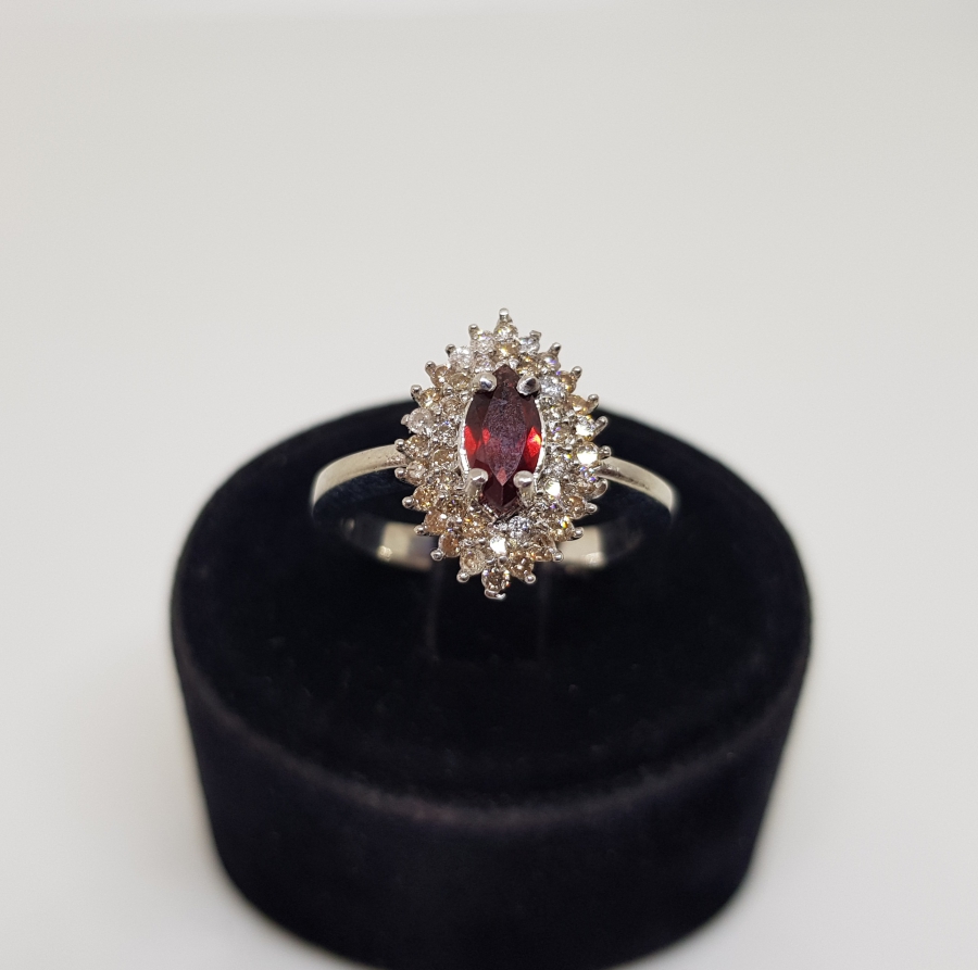 PIRLANTA VE YAKUT TAŞLI YÜZÜK