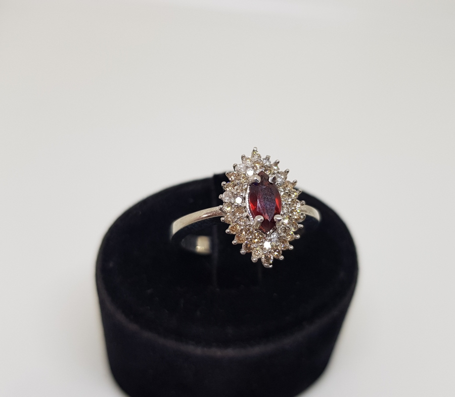 PIRLANTA VE YAKUT TAŞLI YÜZÜK