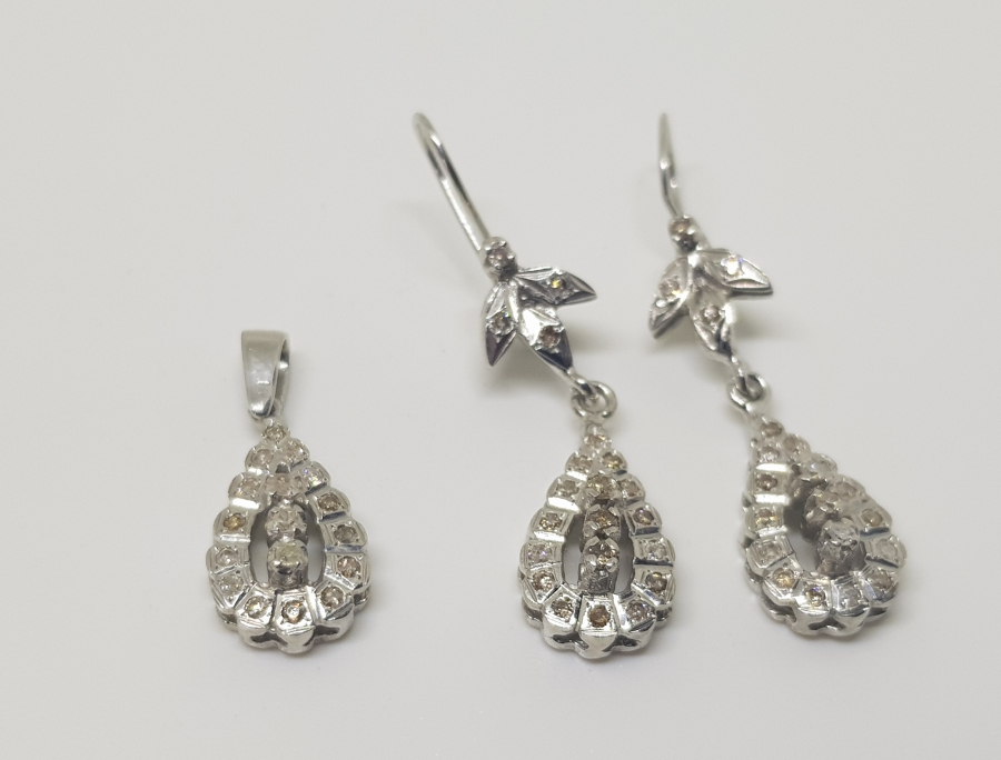 PIRLANTA TAŞLI DAMLA MODEL KOLYE KÜPE TAKIMI