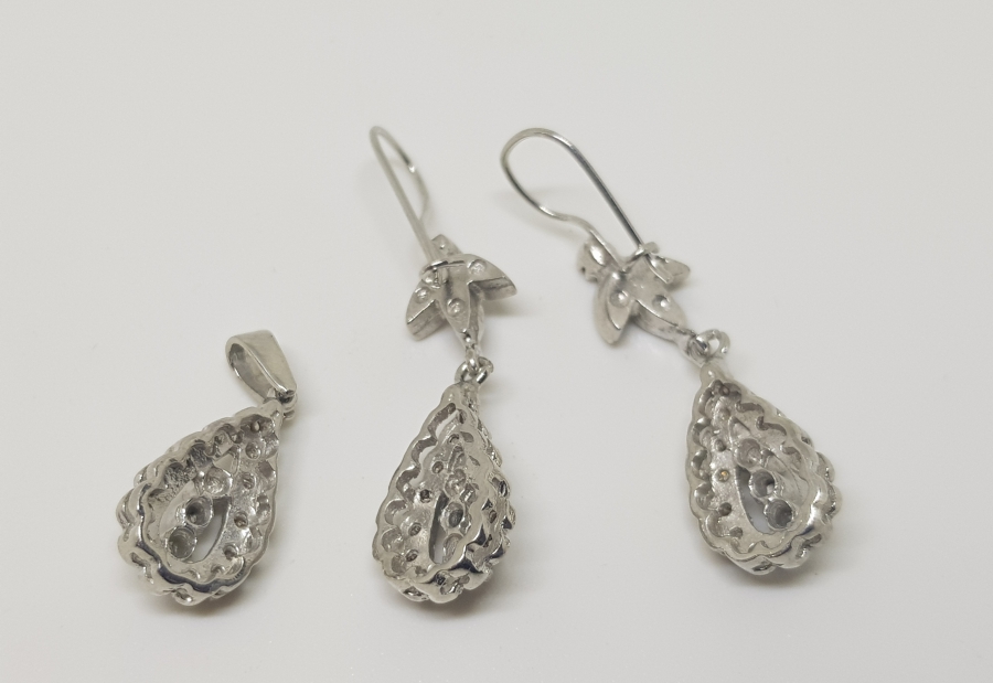 PIRLANTA TAŞLI DAMLA MODEL KOLYE KÜPE TAKIMI