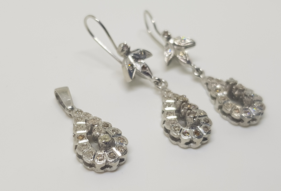 PIRLANTA TAŞLI DAMLA MODEL KOLYE KÜPE TAKIMI