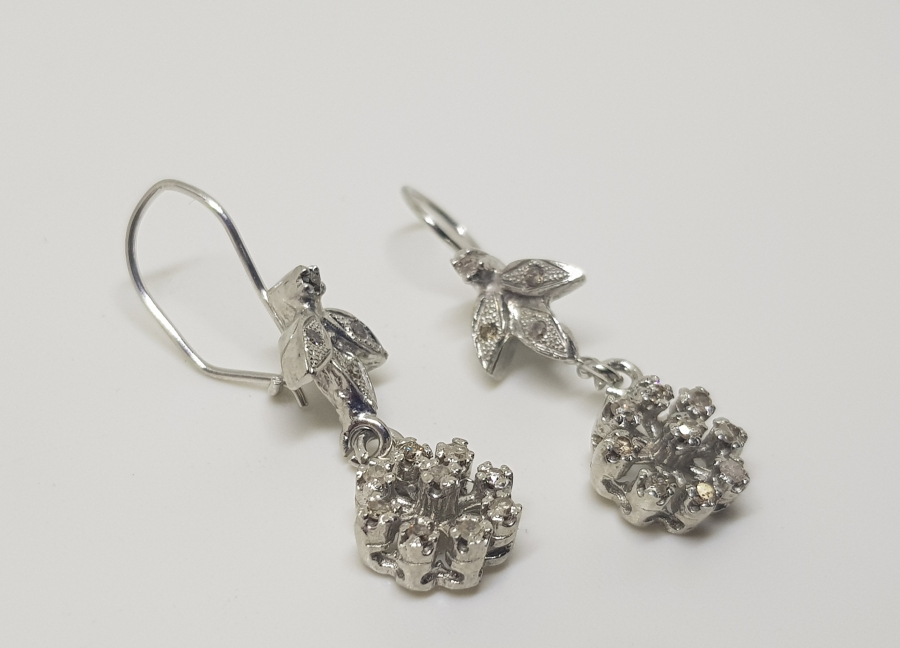 KAR TANESİ MODEL PIRLANTA TAŞLI KOLYE KÜPE TAKIMI