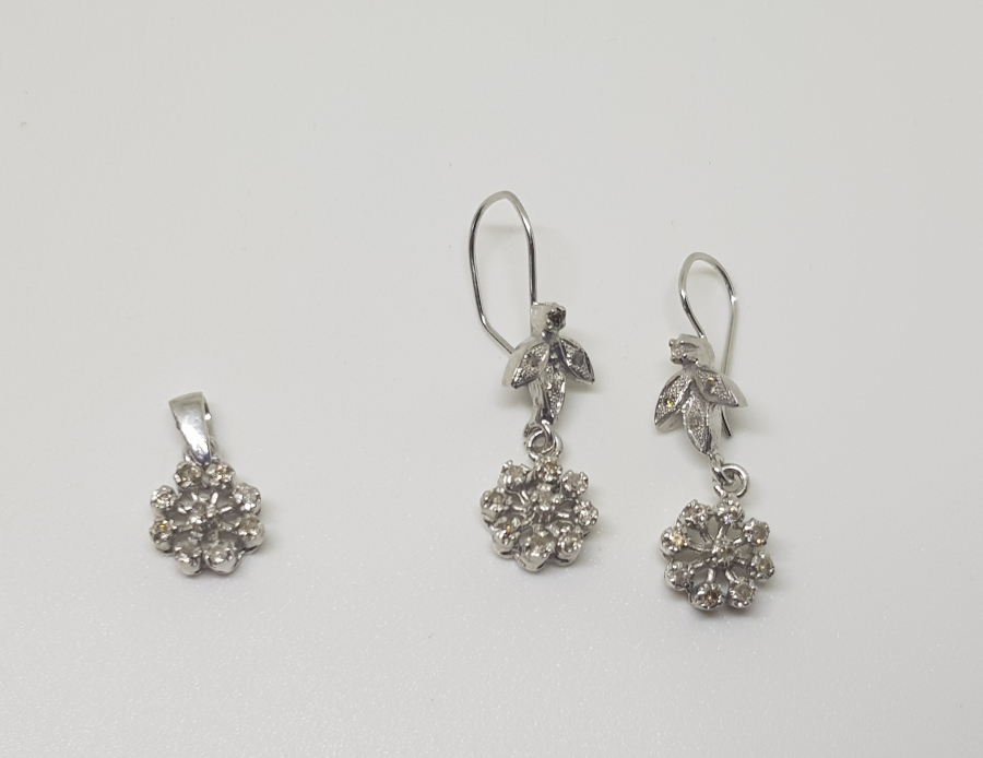 KAR TANESİ MODEL PIRLANTA TAŞLI KOLYE KÜPE TAKIMI