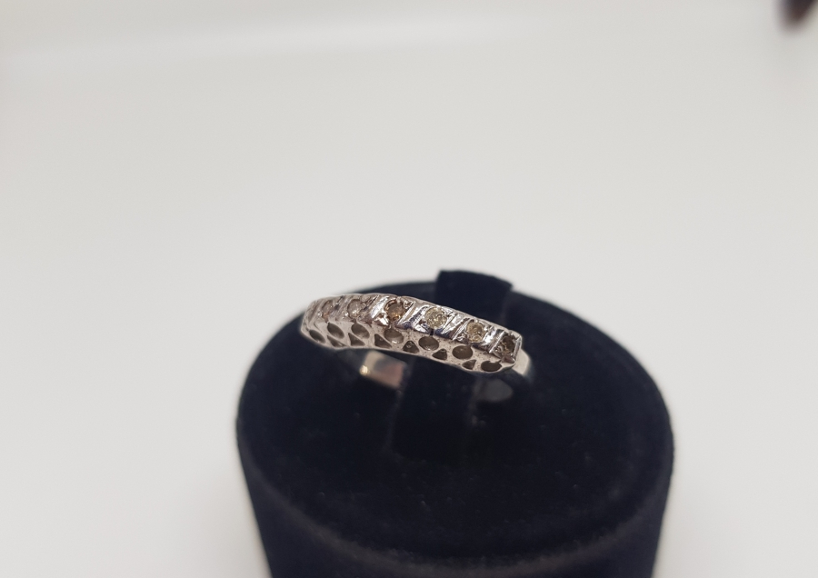 PIRLANTA TAŞLI YEDİTAŞ MODEL YÜZÜK