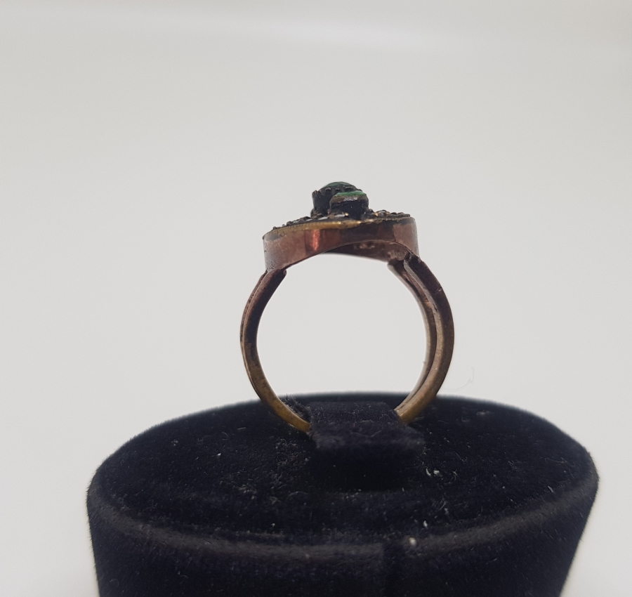 ELMAS VE ZÜMRÜT TAŞLI HÜRREM MODEL YÜZÜK