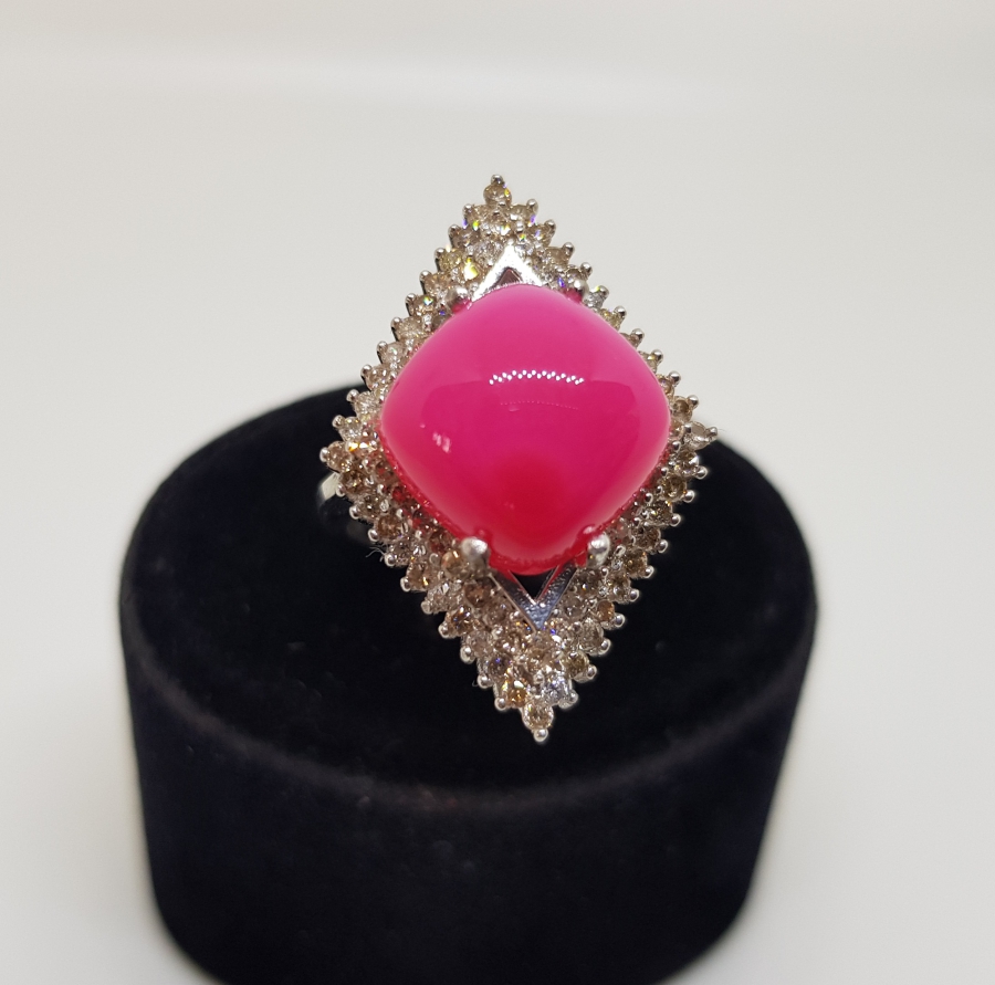 PIRLANTA TAŞLI BÜYÜK BOY HÜRREM MODEL YÜZÜK