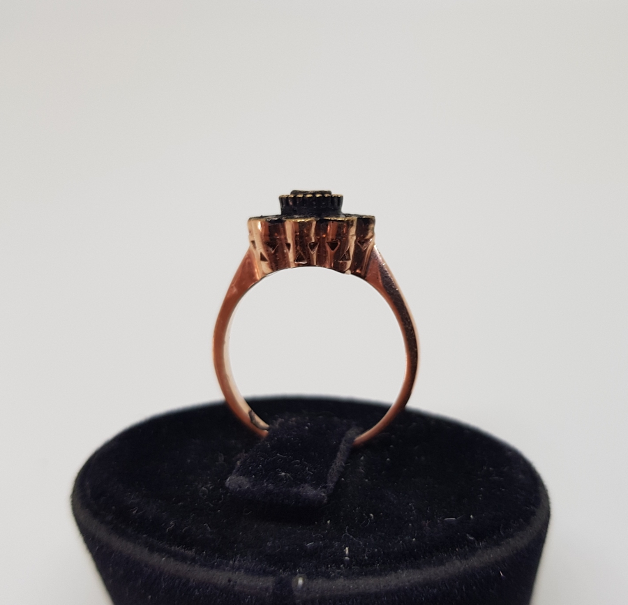 ELMAS TAŞLI PAPATYA MODELİ YÜZÜK