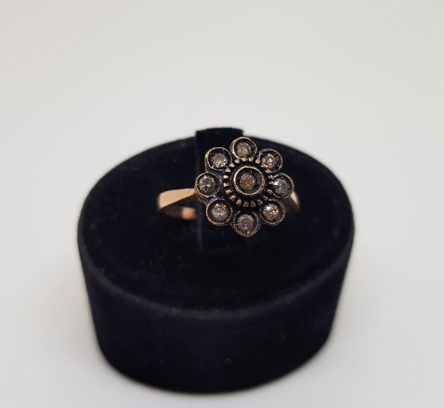 ELMAS TAŞLI PAPATYA MODELİ YÜZÜK