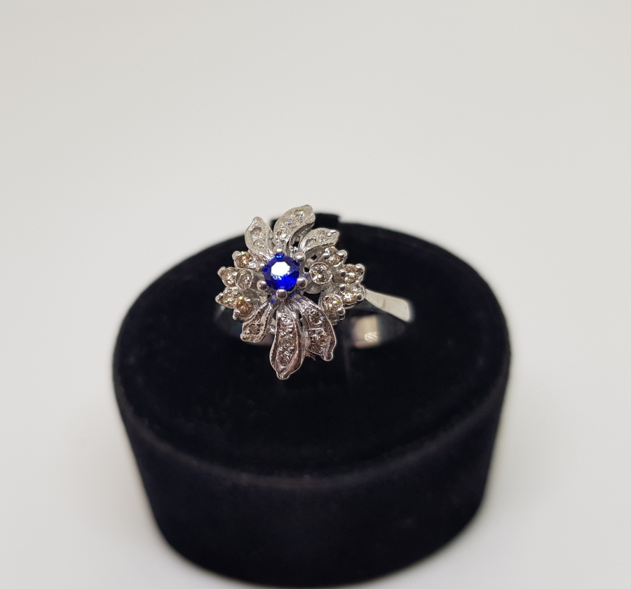 SAFİR TAŞLI DALLI MODEL PIRLANTA YÜZÜK