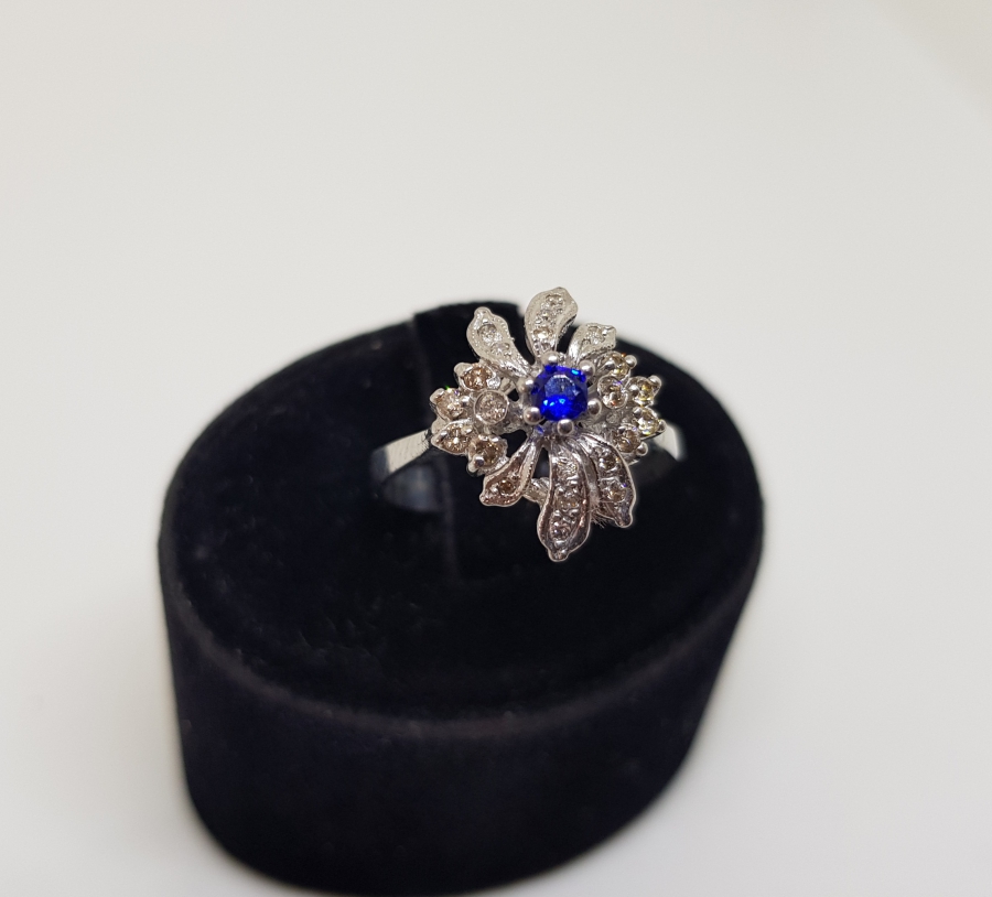 SAFİR TAŞLI DALLI MODEL PIRLANTA YÜZÜK