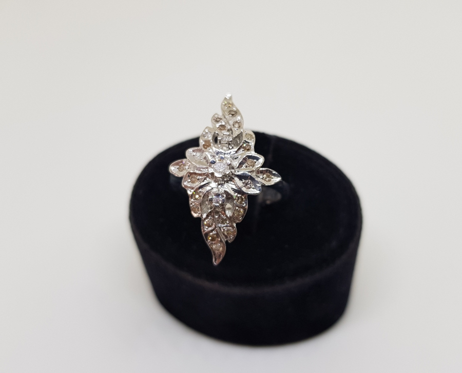 PIRLANTA TAŞLI DALLI MEKİK MODELİ YÜZÜK