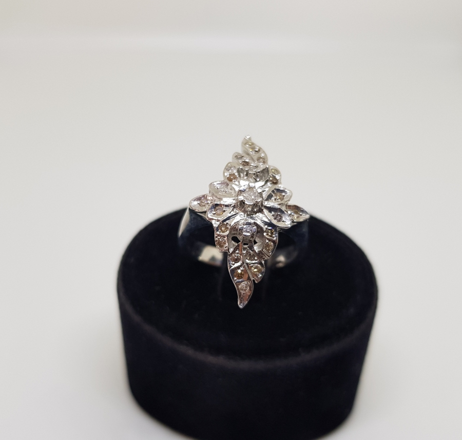 PIRLANTA TAŞLI DALLI MEKİK MODELİ YÜZÜK