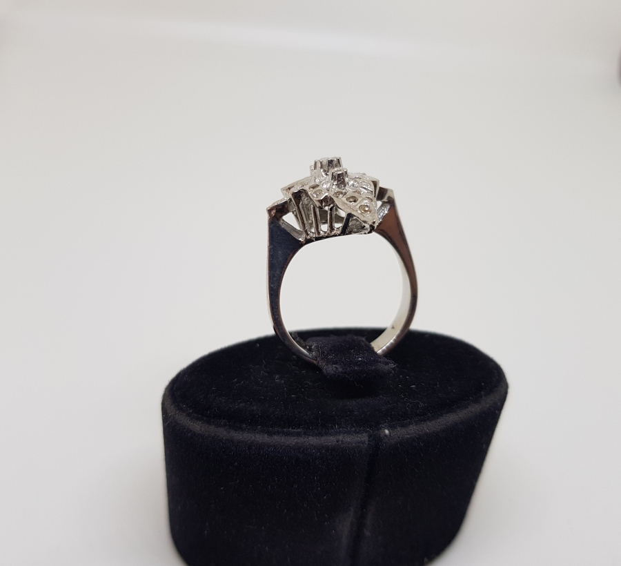 PIRLANTA TAŞLI DALLI MEKİK MODELİ YÜZÜK