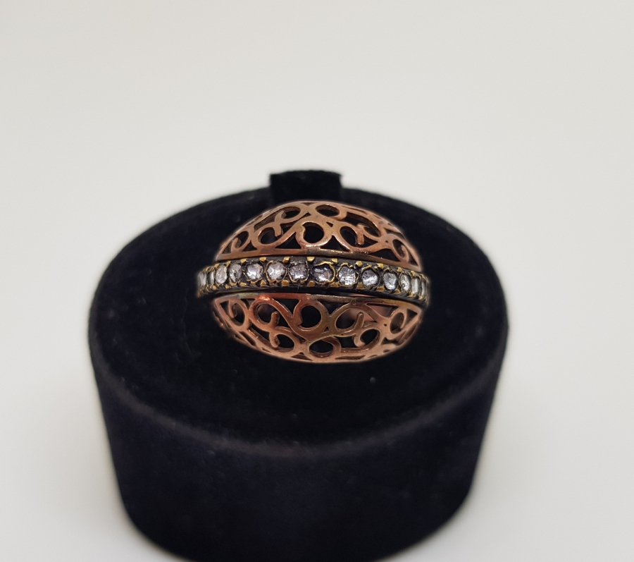 YARIM TUR MODEL TESTERE İŞÇİLİKLİ ELMAS TAŞLI YÜZÜK