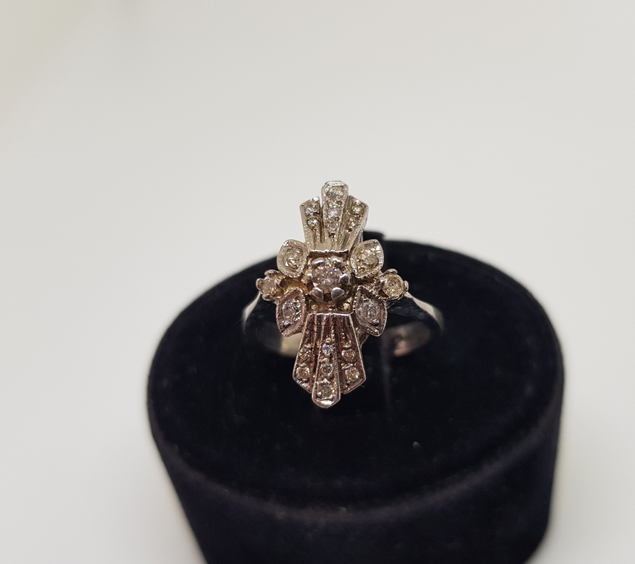 PIRLANTA TAŞLI ÇELENK MODELİ YÜZÜK