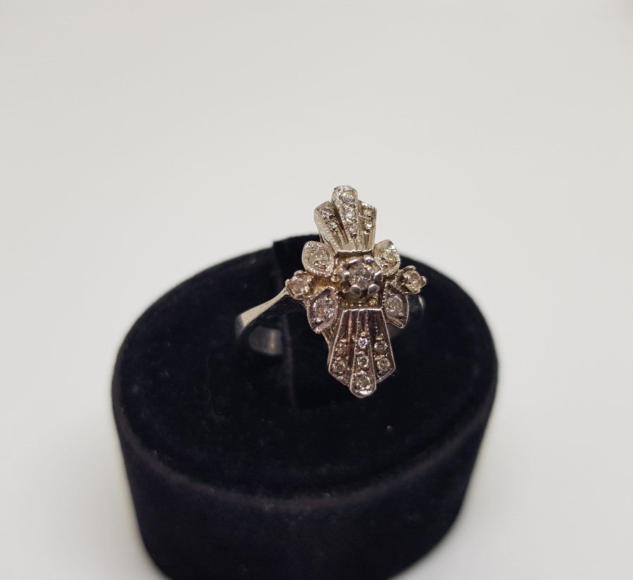 PIRLANTA TAŞLI ÇELENK MODELİ YÜZÜK