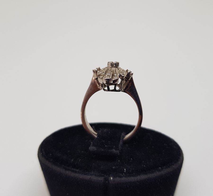 PIRLANTA TAŞLI ÇELENK MODELİ YÜZÜK