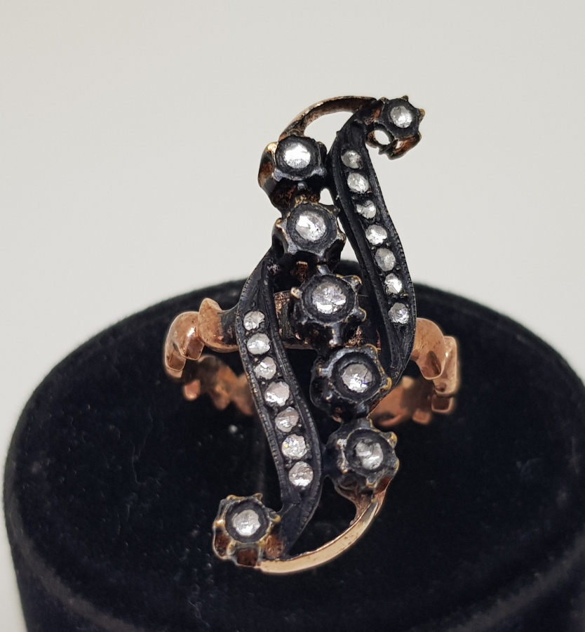 GİRİT MEKİĞİ MODELİ ELMAS TAŞLI YÜZÜK