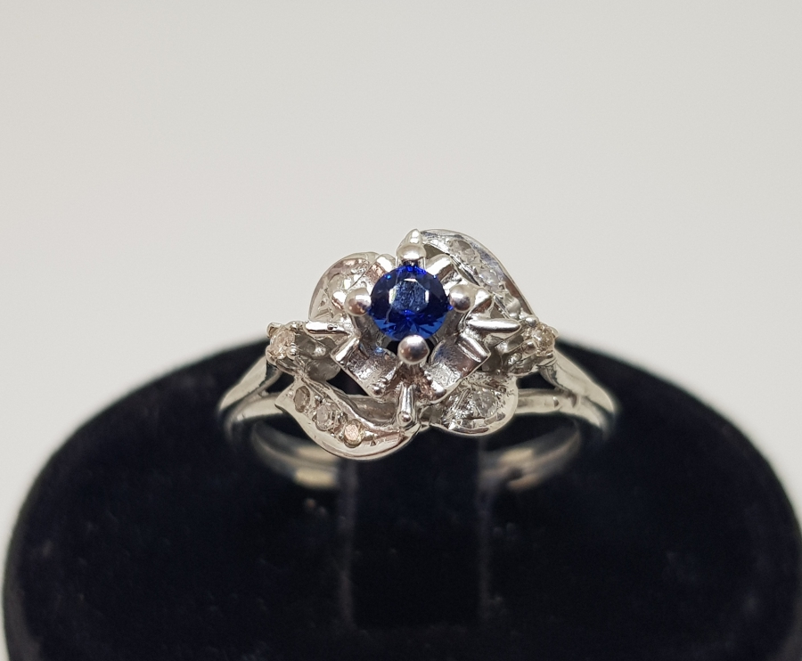 SAFİR VE PIRLANTA TAŞLI ÇİFT DAL MODEL YÜZÜK