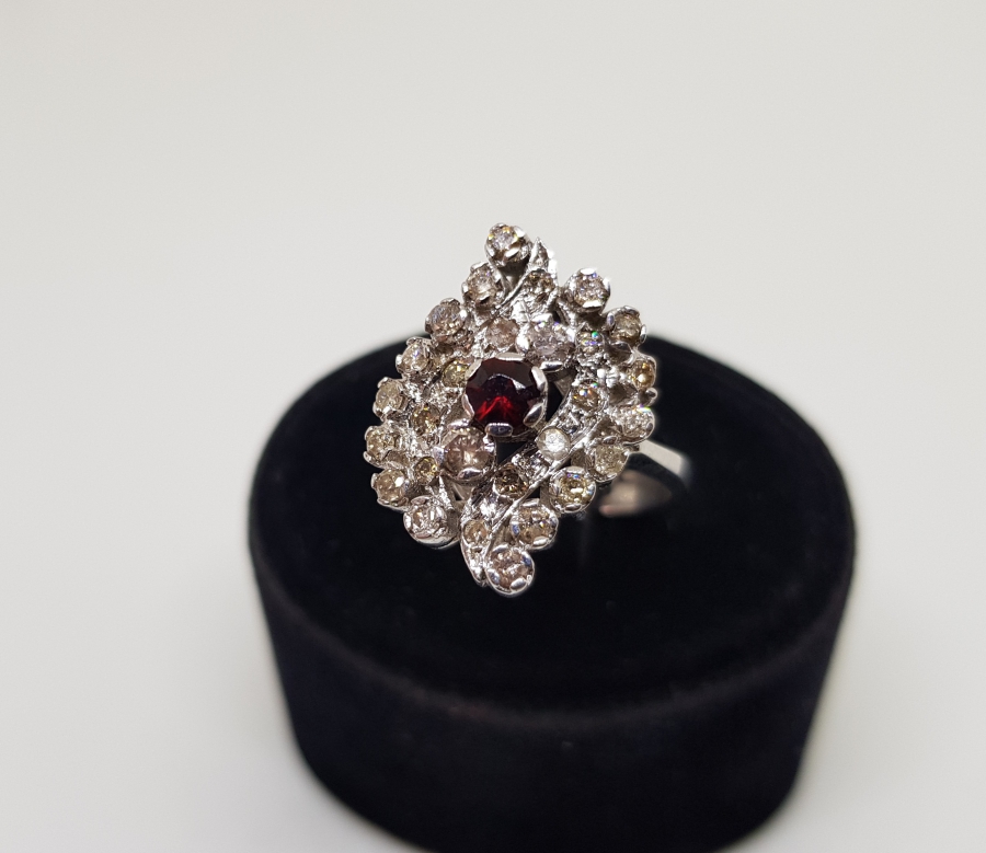 YAKUT VE PIRLANTA TAŞLI TARAK MODEL YÜZÜK