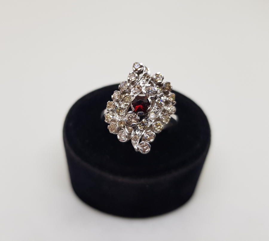 YAKUT VE PIRLANTA TAŞLI TARAK MODEL YÜZÜK