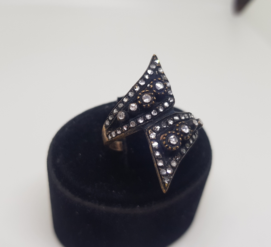 ÇİFTE YILAN BAŞLI ELMAS TAŞLI YÜZÜK