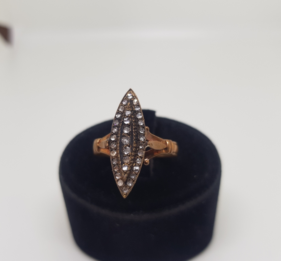 BÜYÜK MEKİK MODEL ELMAS TAŞLI YÜZÜK