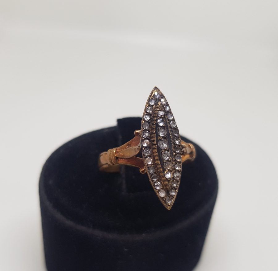 BÜYÜK MEKİK MODEL ELMAS TAŞLI YÜZÜK