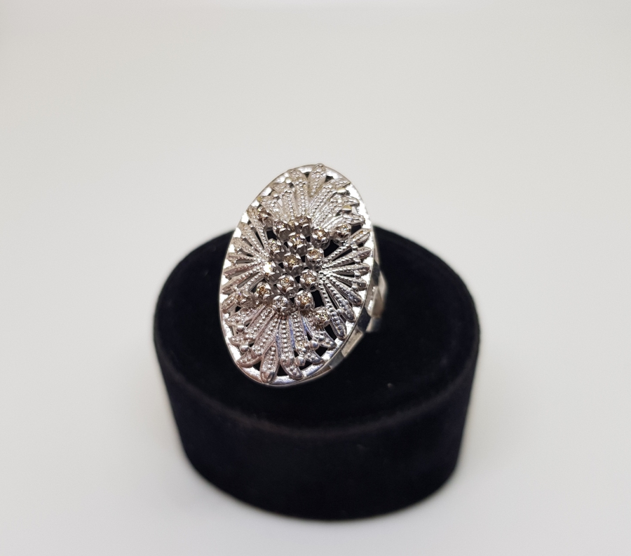 BÜYÜK BOY GÜNEŞ MODELİ PIRLANTA TAŞLI YÜZÜK