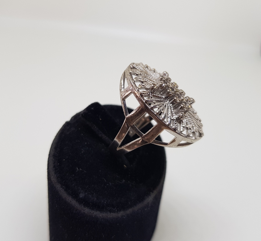 BÜYÜK BOY GÜNEŞ MODELİ PIRLANTA TAŞLI YÜZÜK