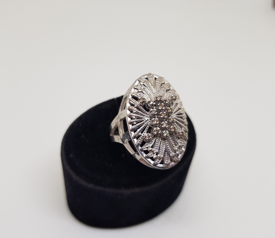 BÜYÜK BOY GÜNEŞ MODELİ PIRLANTA TAŞLI YÜZÜK