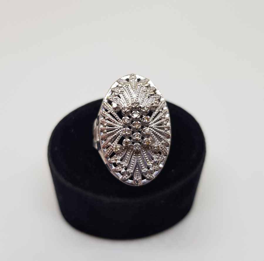 BÜYÜK BOY GÜNEŞ MODELİ PIRLANTA TAŞLI YÜZÜK