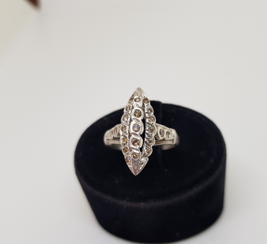 BROWN PIRLANTA TAŞLI MEKİK MODEL YÜZÜK