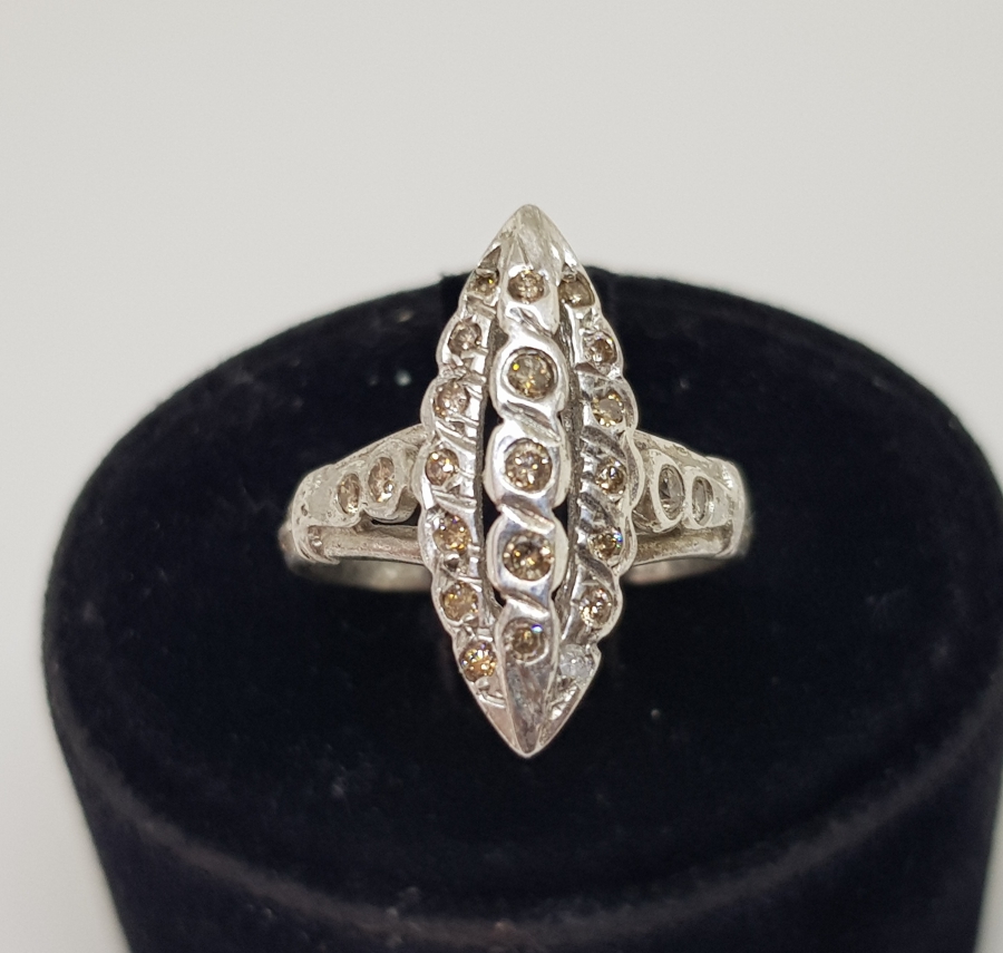 BROWN PIRLANTA TAŞLI MEKİK MODEL YÜZÜK