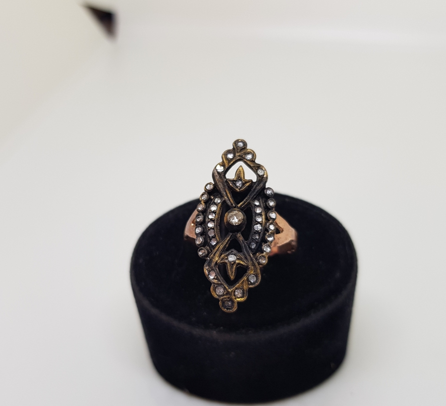 LALE MEKİK MODELİ ELMAS TAŞLI YÜZÜK