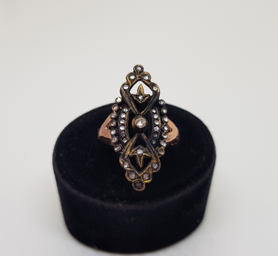 LALE MEKİK MODELİ ELMAS TAŞLI YÜZÜK