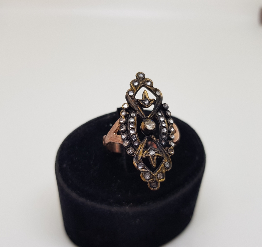 LALE MEKİK MODELİ ELMAS TAŞLI YÜZÜK