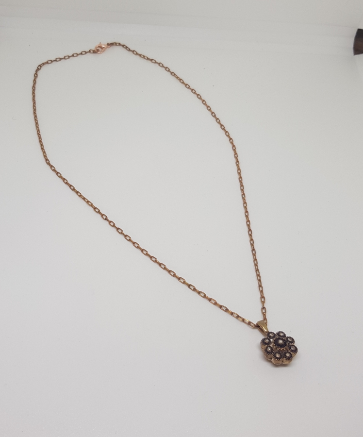 ELMAS TAŞLI PAPATYA MODEL KOLYE