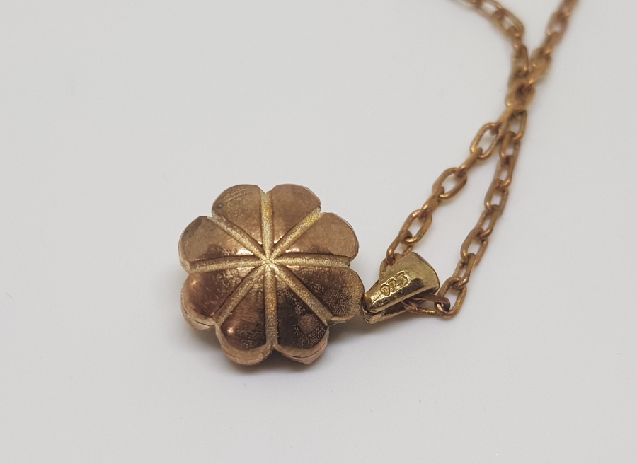 ELMAS TAŞLI PAPATYA MODEL KOLYE