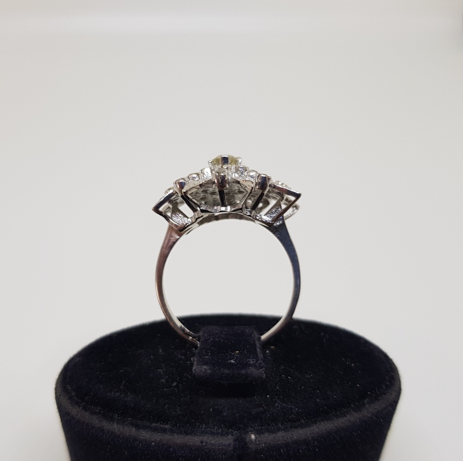 ZÜMRÜT VE PIRLANTA TAŞLI GÜNEŞ MODEL YÜZÜK