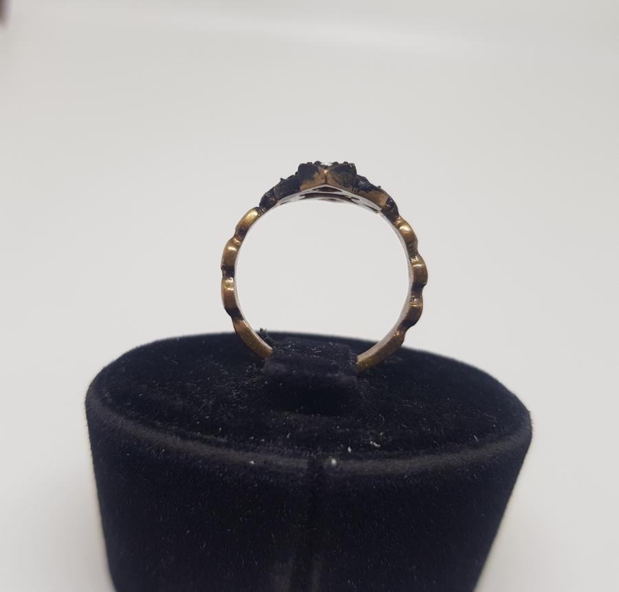 KARNİK ÇİÇEĞİ MODELİ ELMAS TAŞLI YÜZÜK